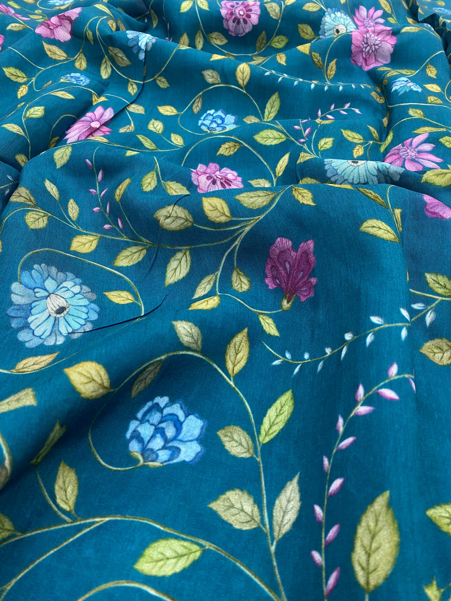 Dola Silk Patola Print (44" Inch)