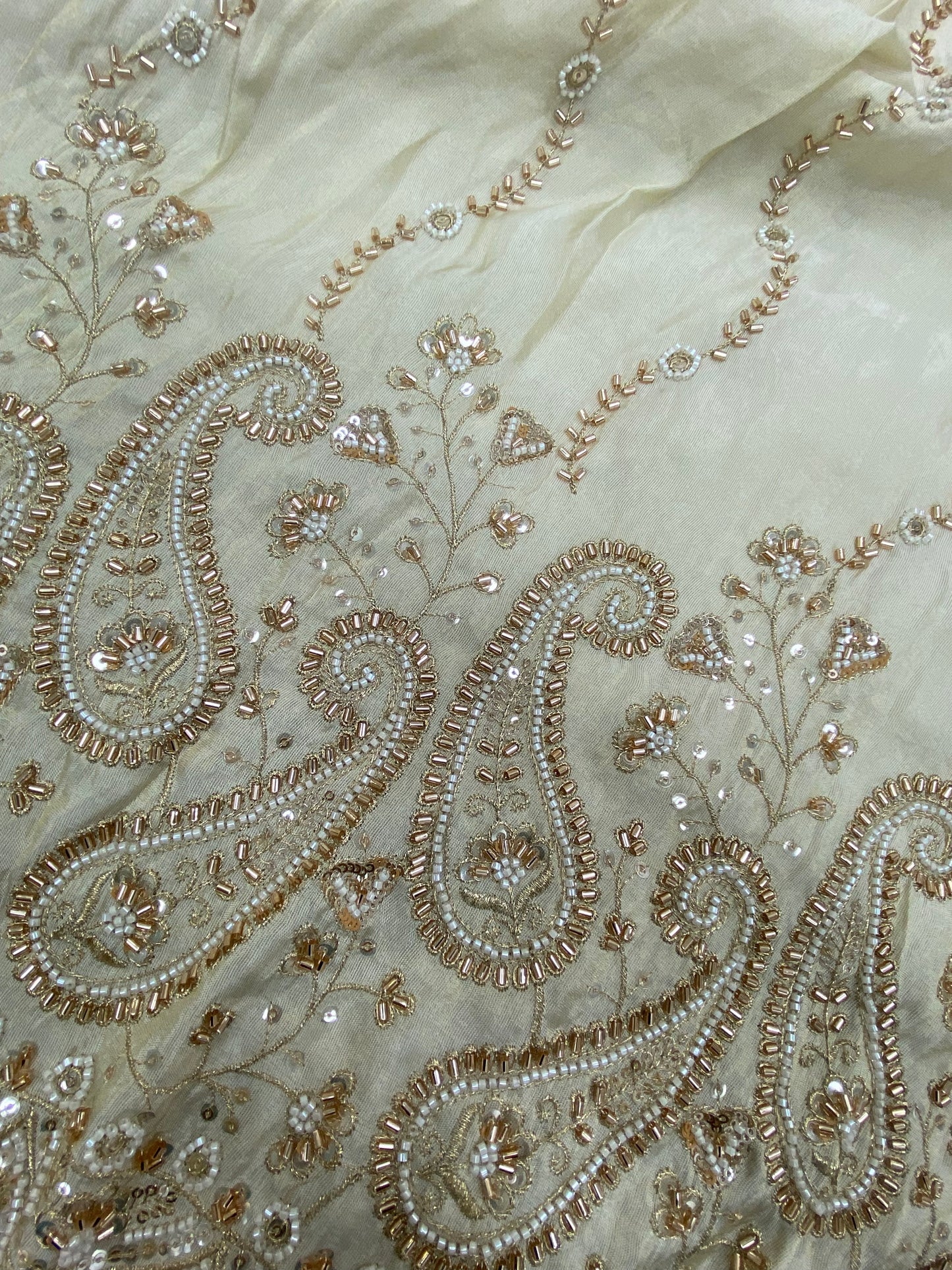 Tissue Beads Embroidery (44"Inch)