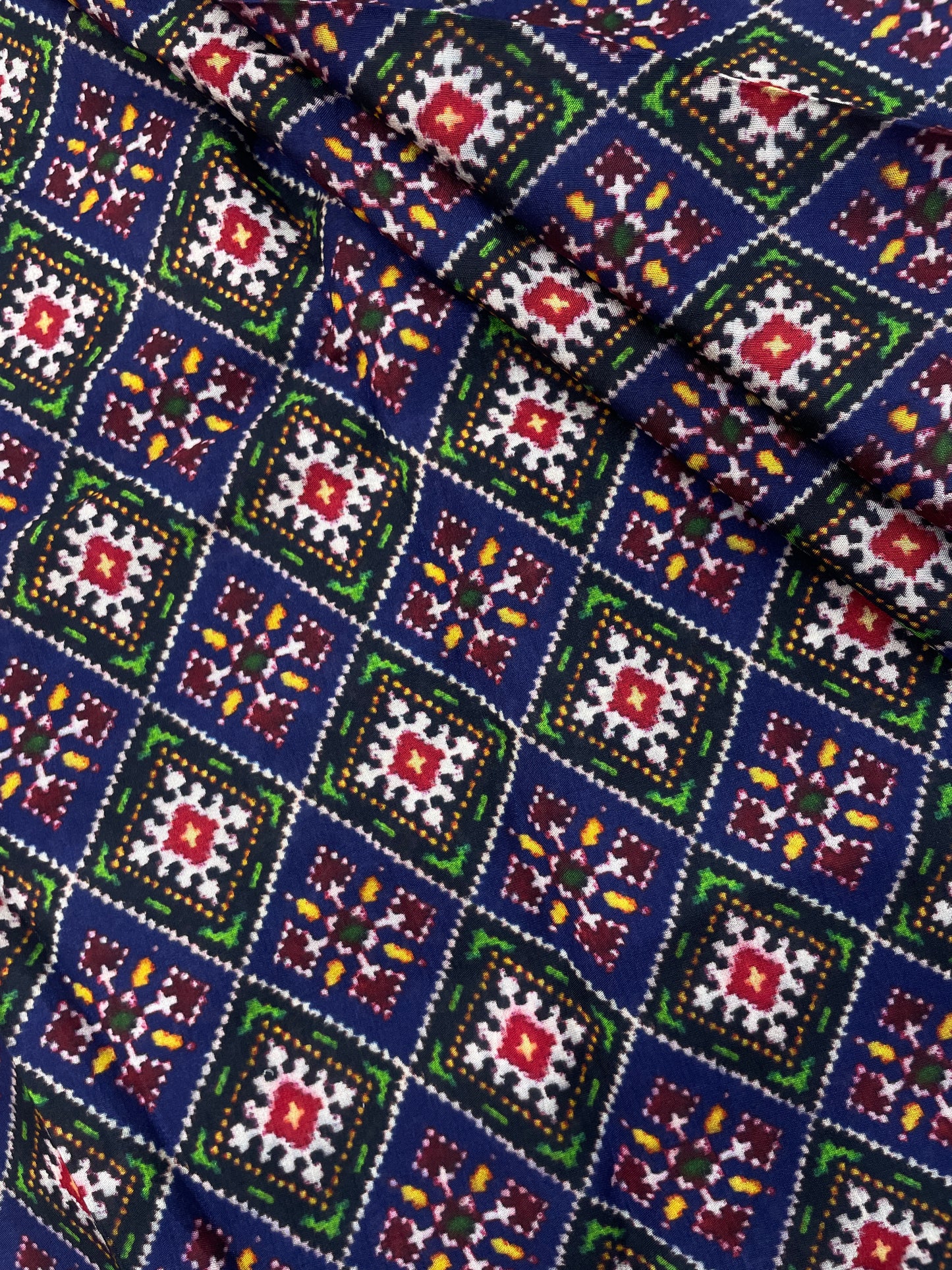 Dola Silk Patola Print (44" Inch)