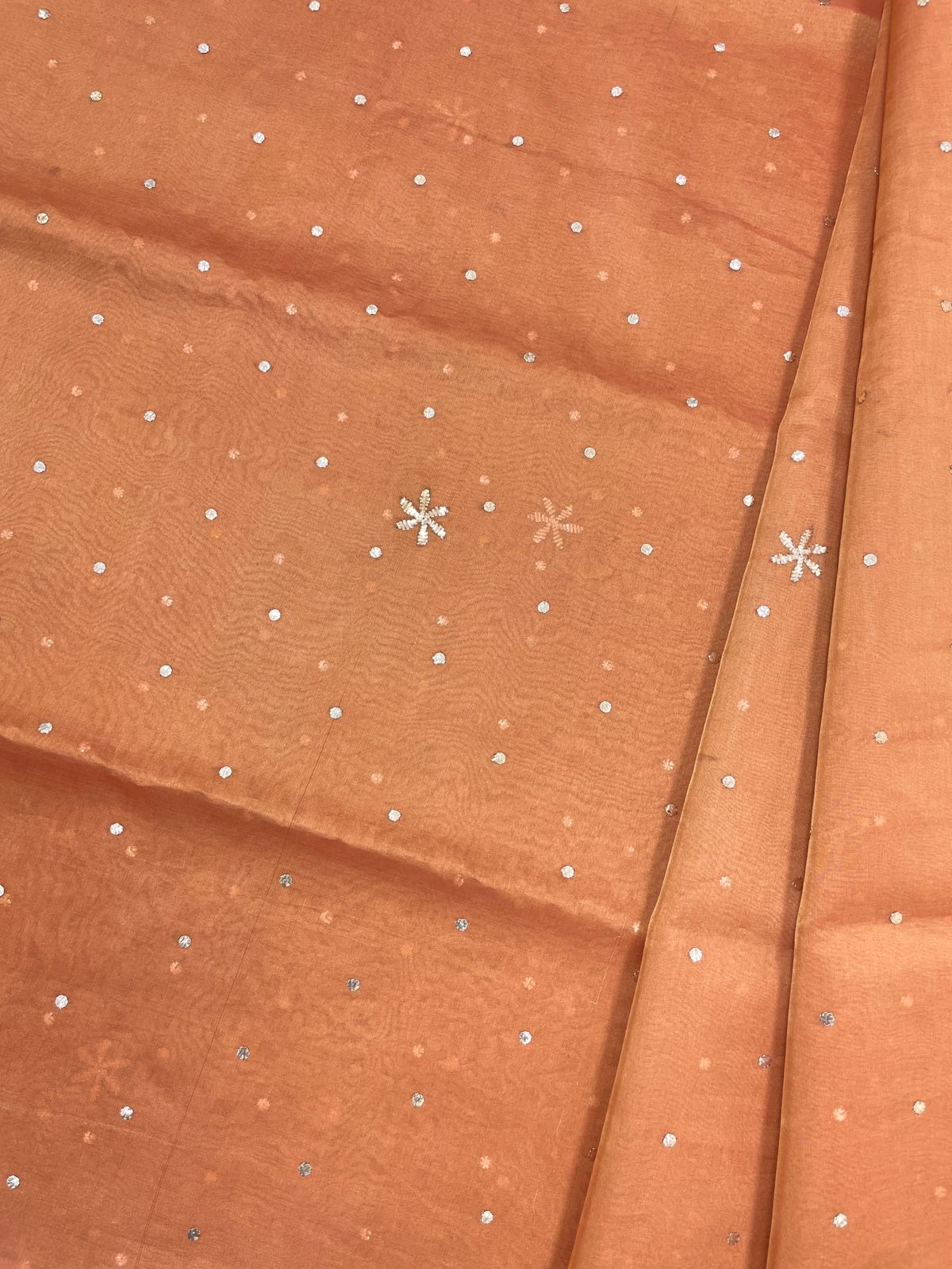 Pure Tissue With Hand Mukesh