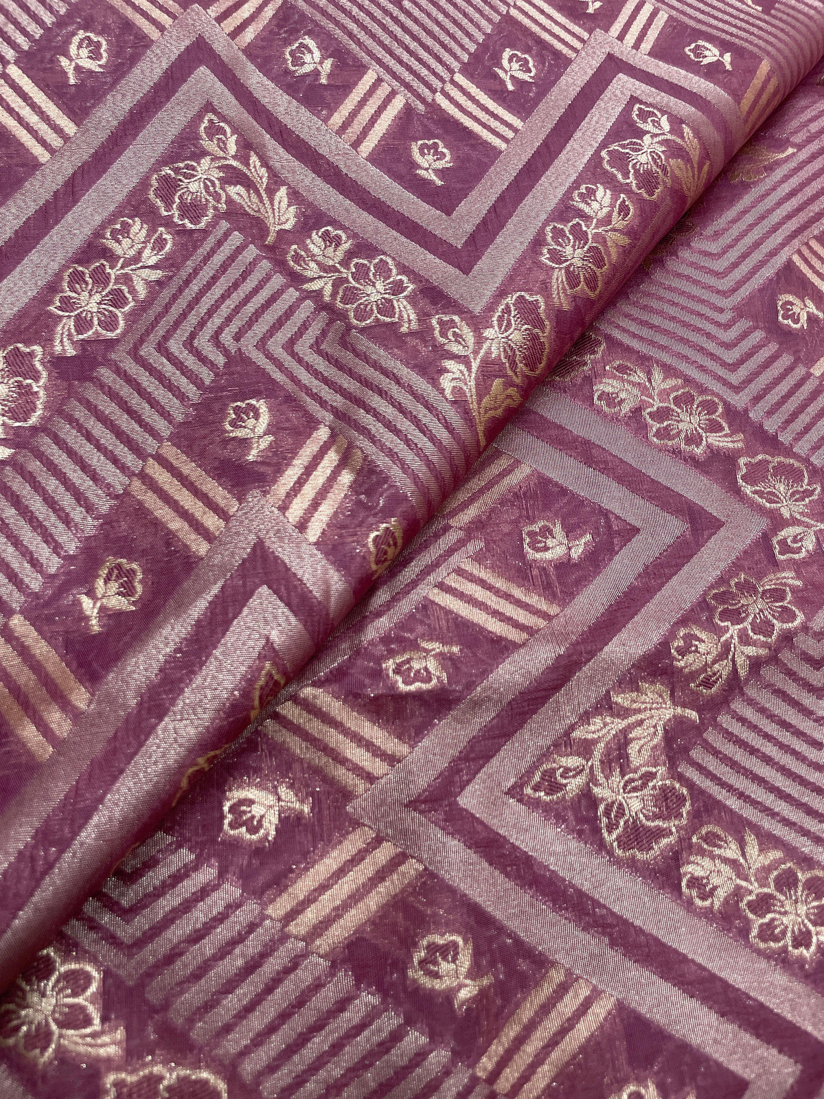 Banarasi Brocade (44'inch)