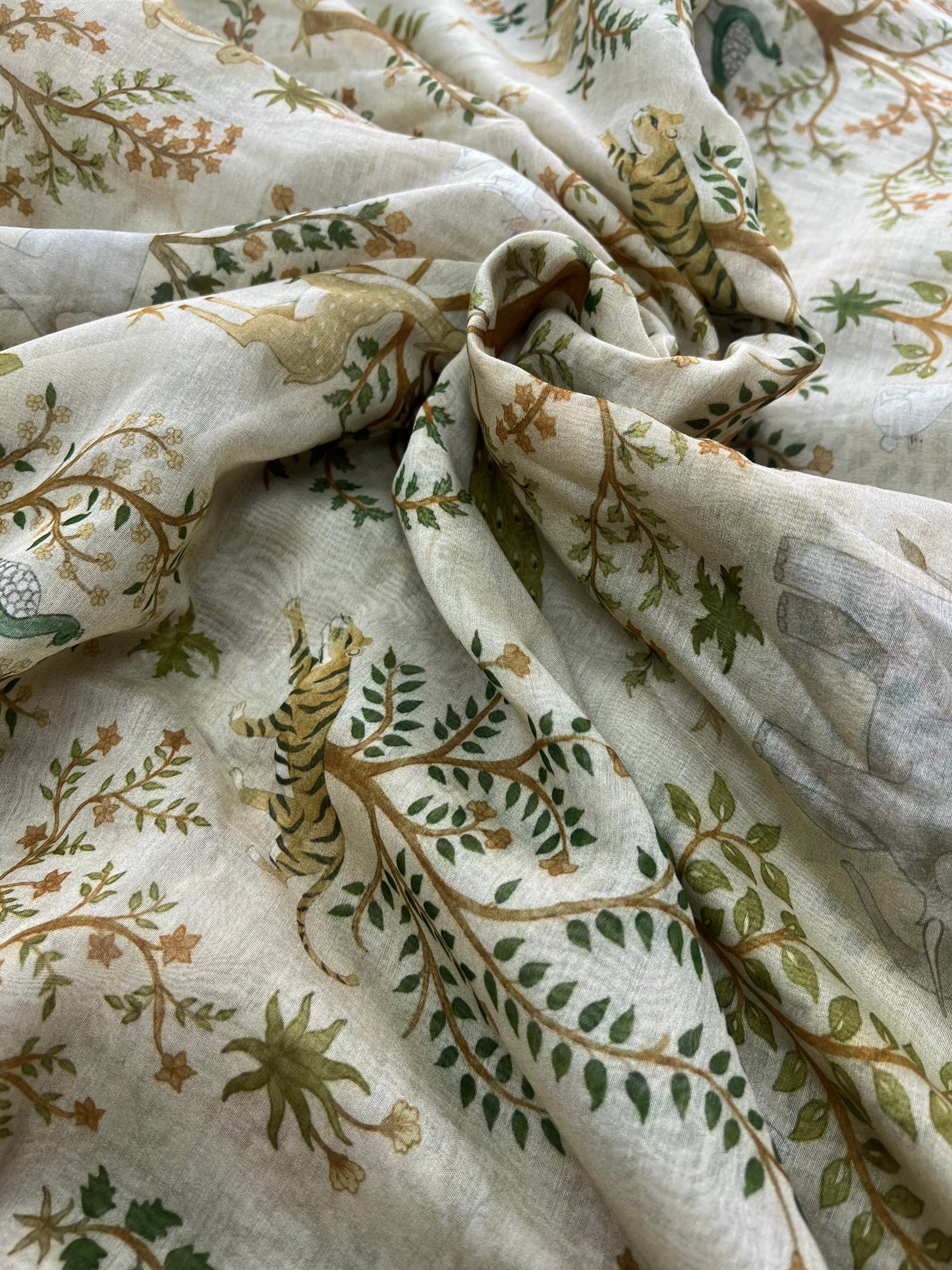 Gracious Eye Catching Floral Print On Chanderi Fabric