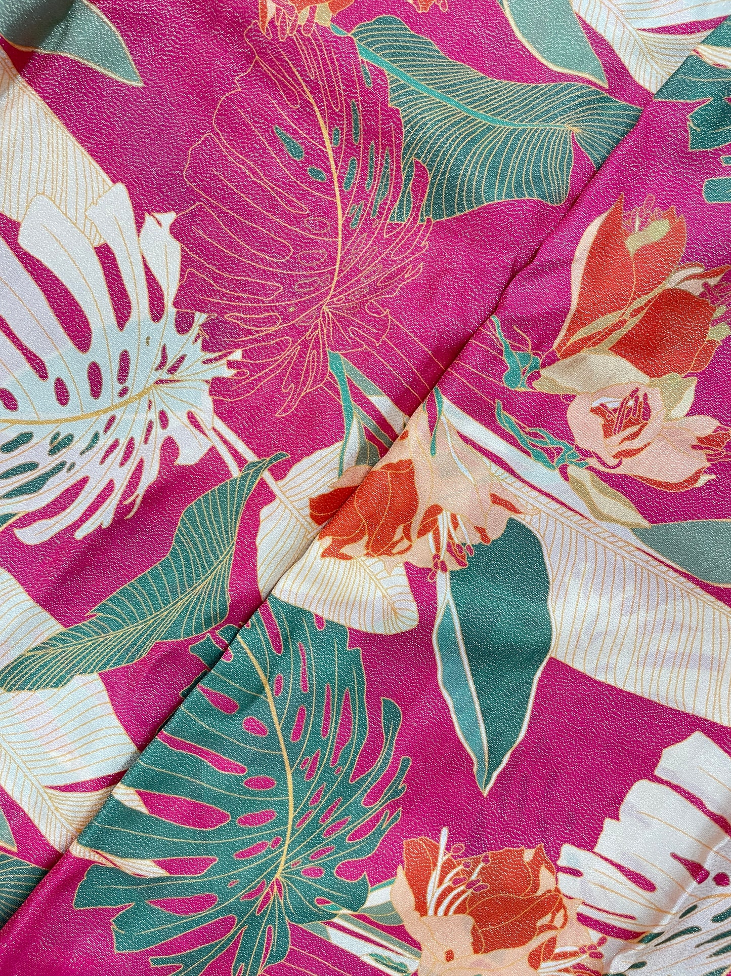 Luxurious Unique Flower And Leaf Print On Crepe Tissue Fabric