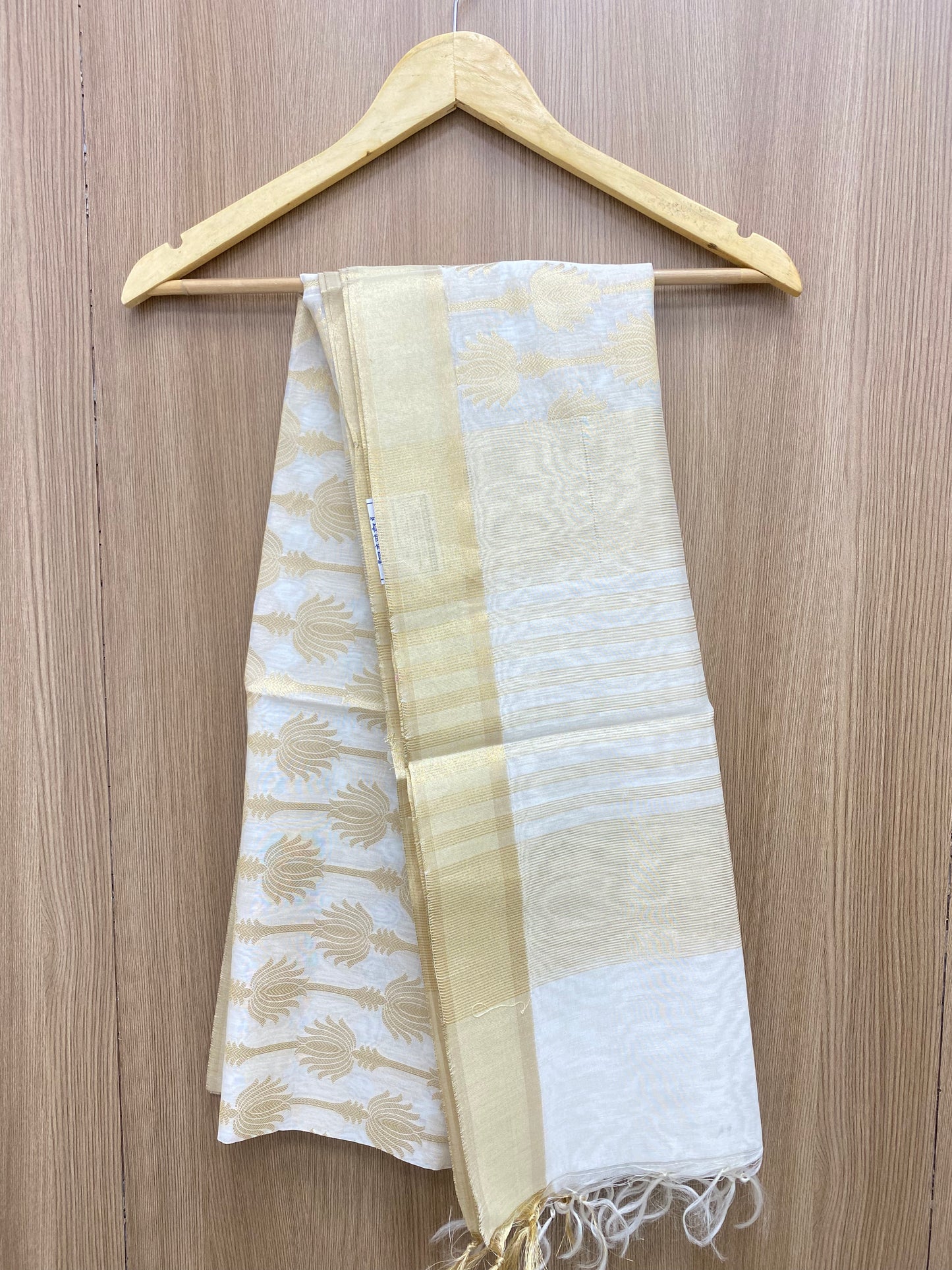 Pretty Radiating Traditional Floral Zari Weaving On Dyeable Banarasi Chanderi Jacquard Dupatta