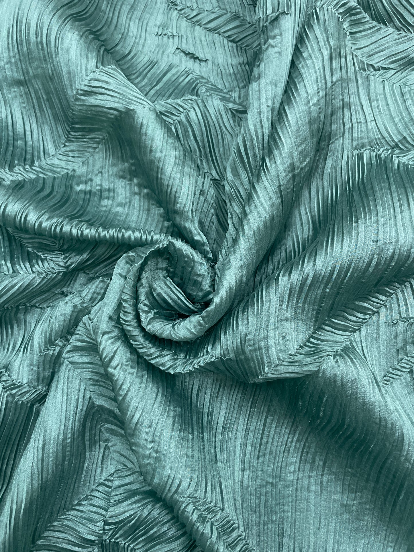 Smart Elegant Leafy Pattern On Crushed Tissue Fabric