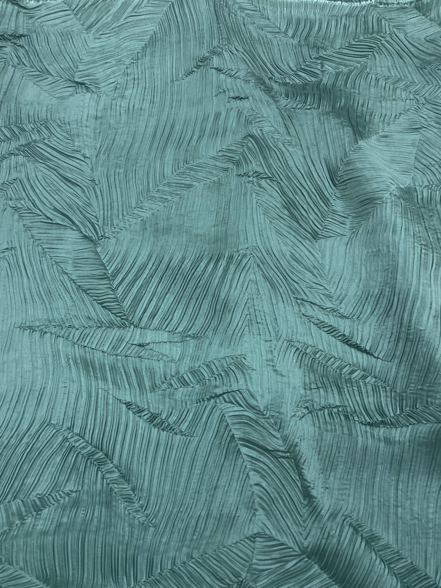 Smart Elegant Leafy Pattern On Crushed Tissue Fabric