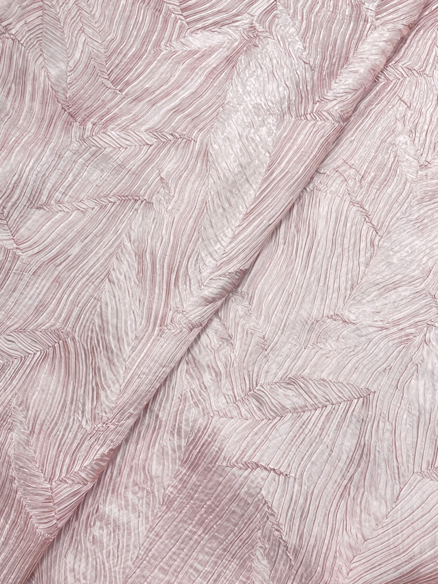 Smart Elegant Leafy Pattern On Crushed Tissue Fabric