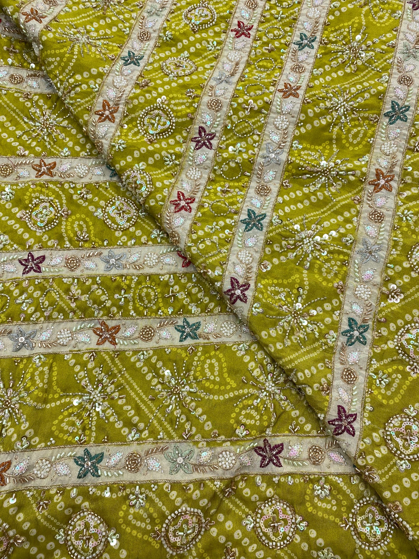 Tissue Hand Beats Work Embroidery (Color Available)