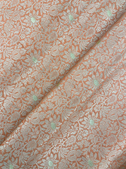 Glorious Vibrant Traditional Dainty Floral Golden Zari Weaving On Pure Banarasi Kimkhwab Fabric