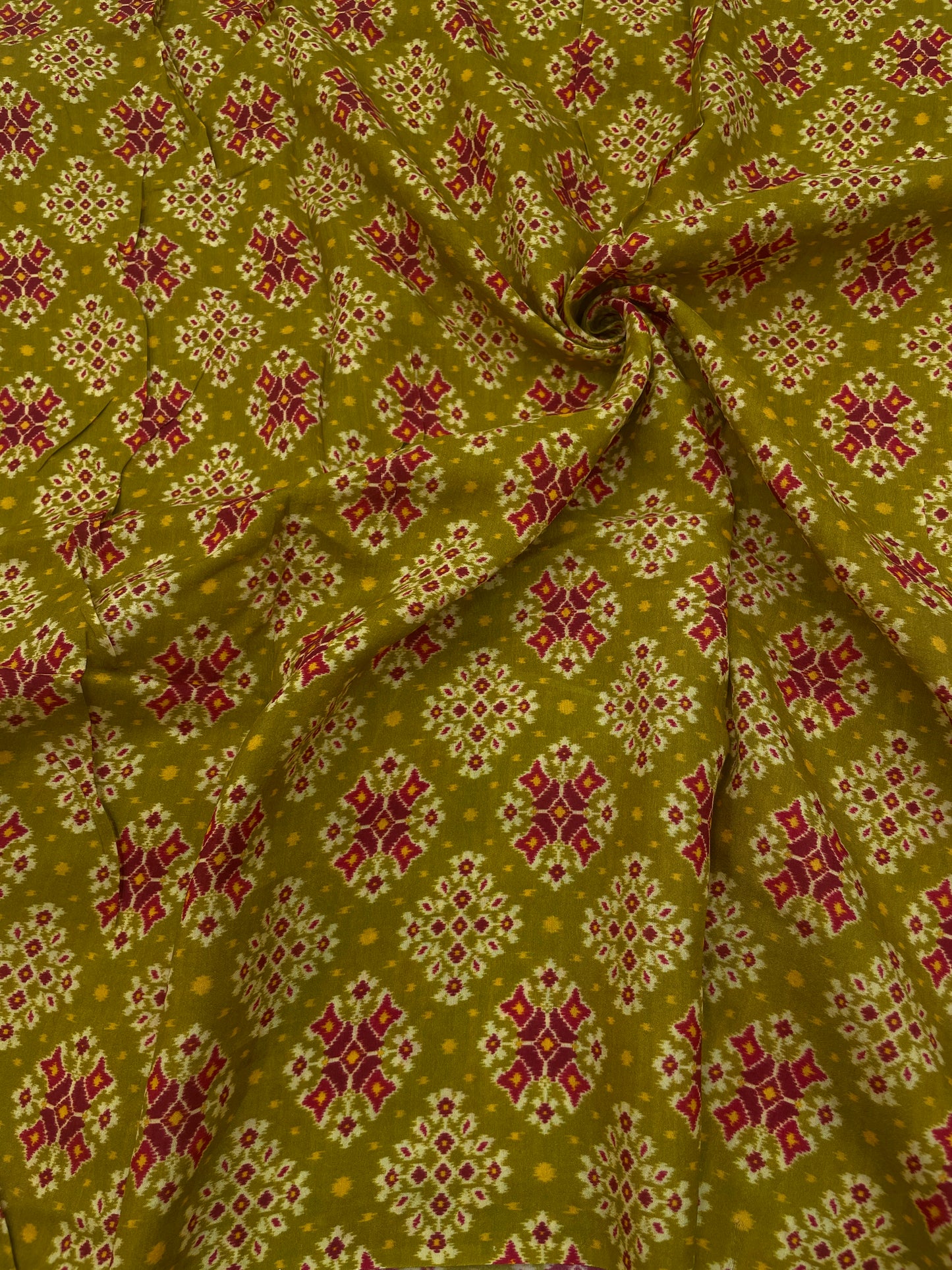 Dola Silk Patola Print (44" Inch)