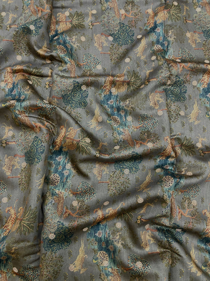 Beautiful Gorgeous Zari Butti Silk Print On Munga Fabric