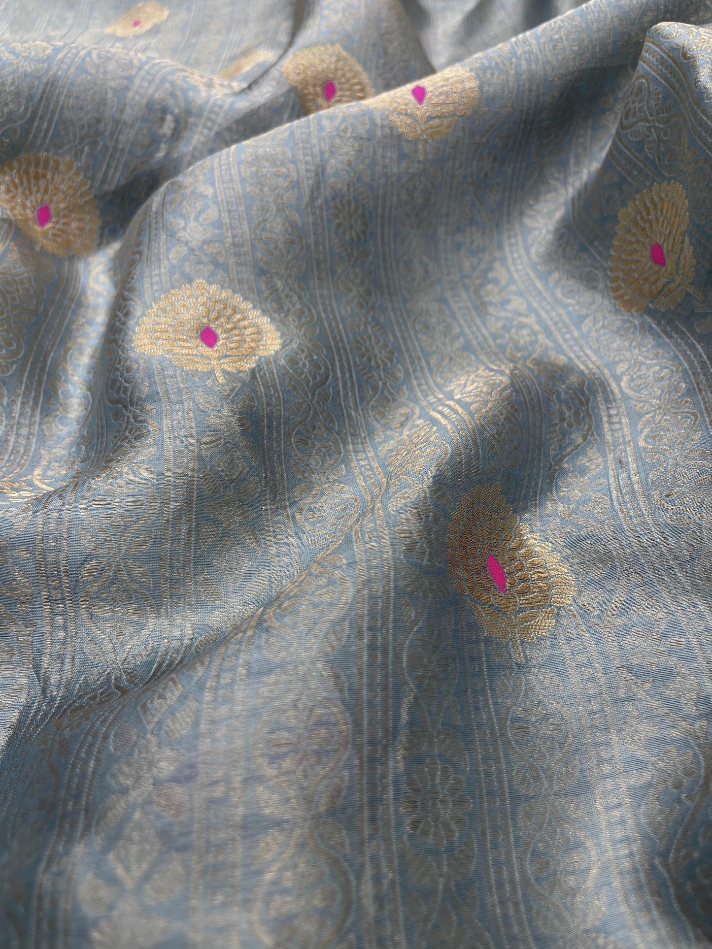 Classic Delicate Meena Butti Weaving On Pure Munga Slik Fabric