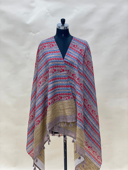 Attractive Beautiful Lining Print With Hanging Tassels On Munga Tussar Dupatta