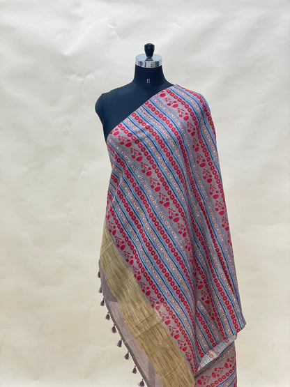 Attractive Beautiful Lining Print With Hanging Tassels On Munga Tussar Dupatta