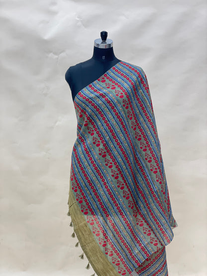 Attractive Beautiful Lining Print With Hanging Tassels On Munga Tussar Dupatta