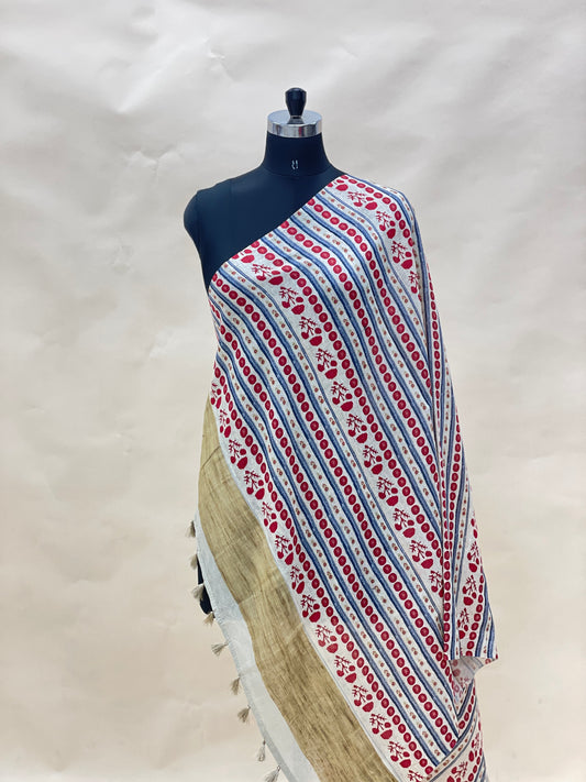 Attractive Beautiful Lining Print With Hanging Tassels On Munga Tussar Dupatta