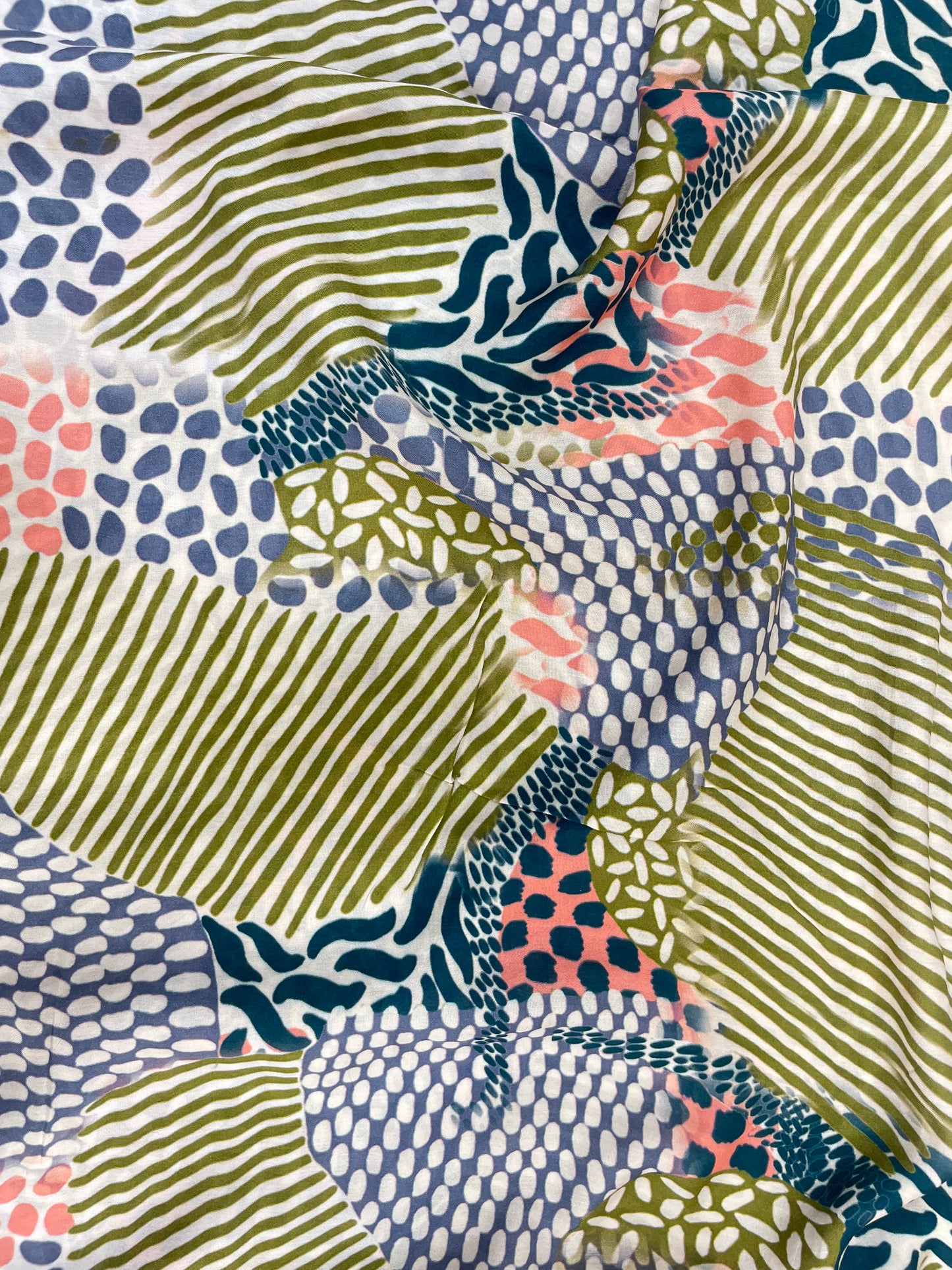 Pleasing Classic Brilliant Abstract Pattern Print On Muslin Fabric