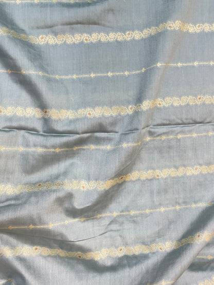 Gorgeous Premium Ethnic Floral And Parallel Line Zari Weaving On Munga Silk Fabric