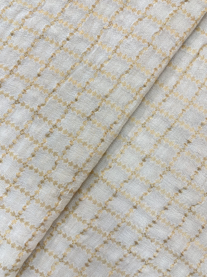 Radiating Exquisite Block Zari Jacquard Weaving On Pure Dyeable Munga Fabric