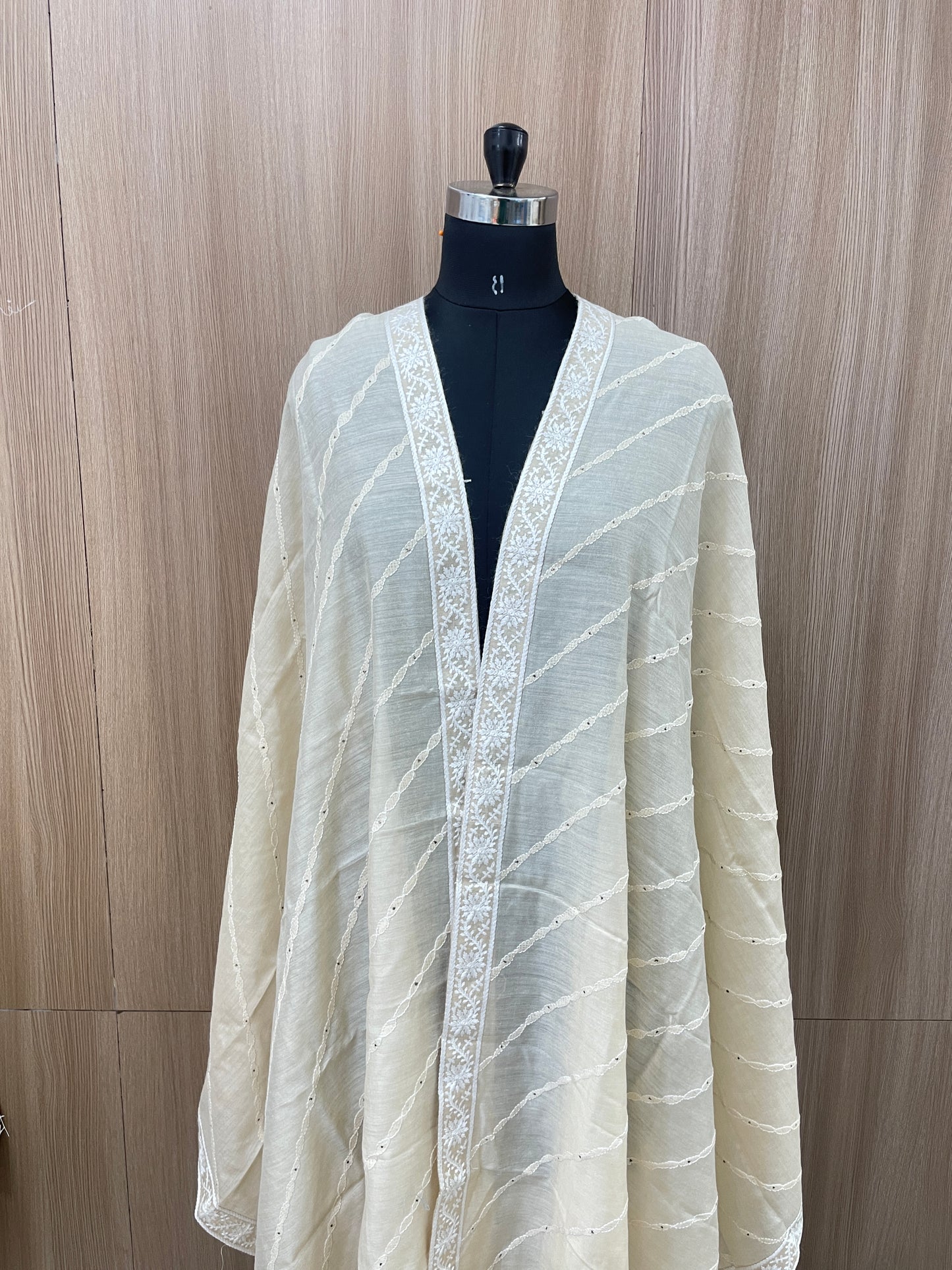 Adorable Pretty Minimal Lakhnawi Thread Embroidery With Zari Work On Pure Munga Dupatta