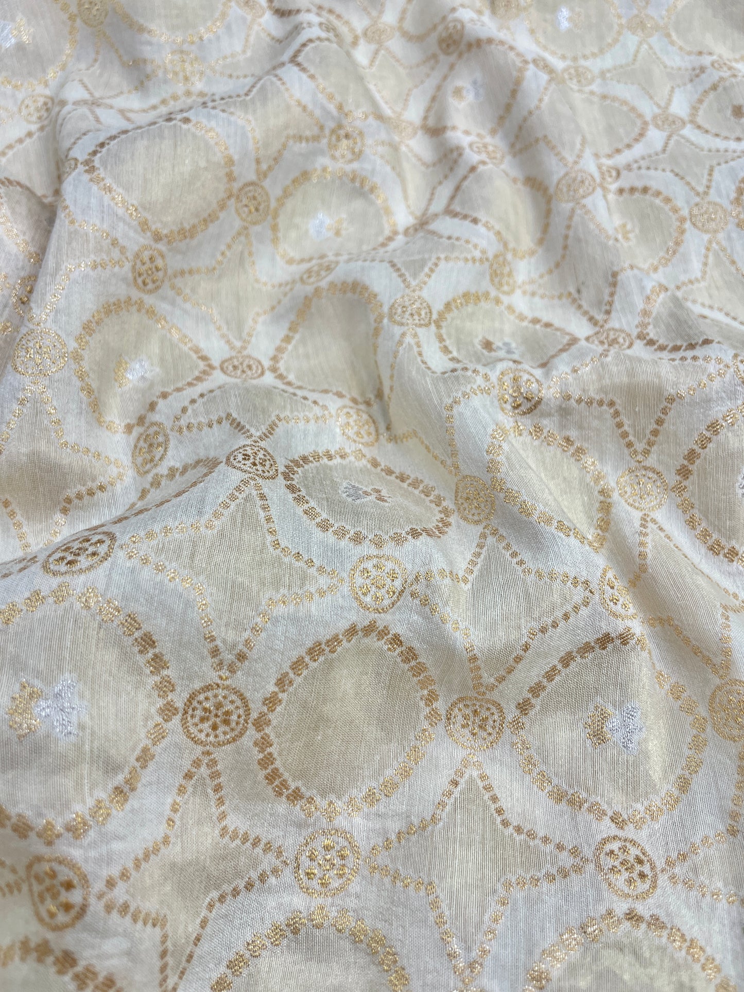 Luxurious Adorable Star & Circular Zari Weaving On Pure Munga Silk Dyeable Fabric