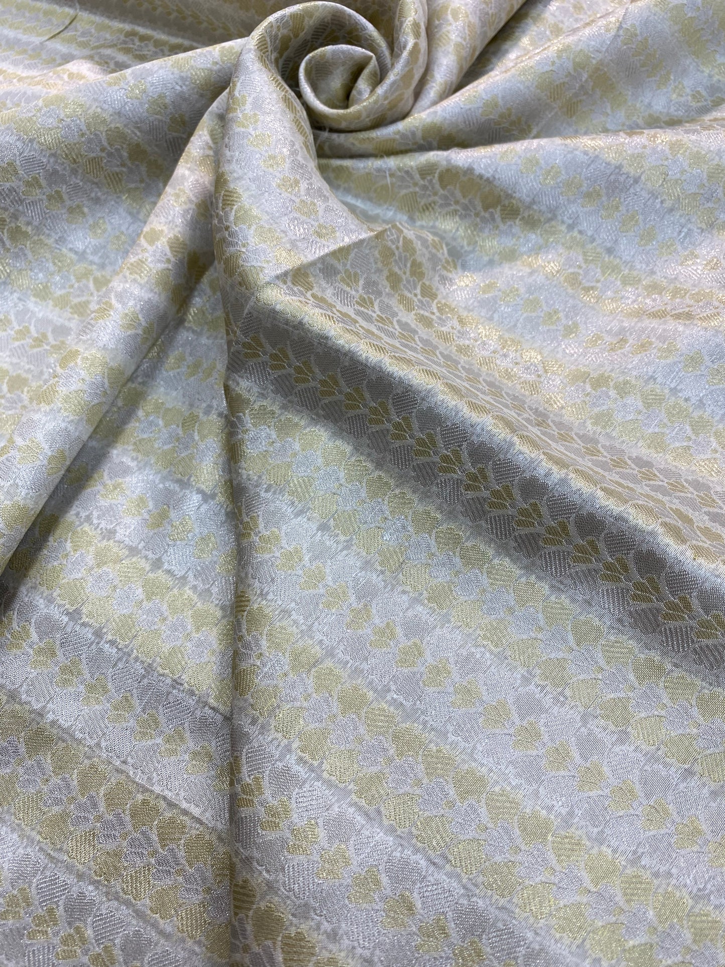 Pretty Classic Weaving On Pure Munga Silk Fabric