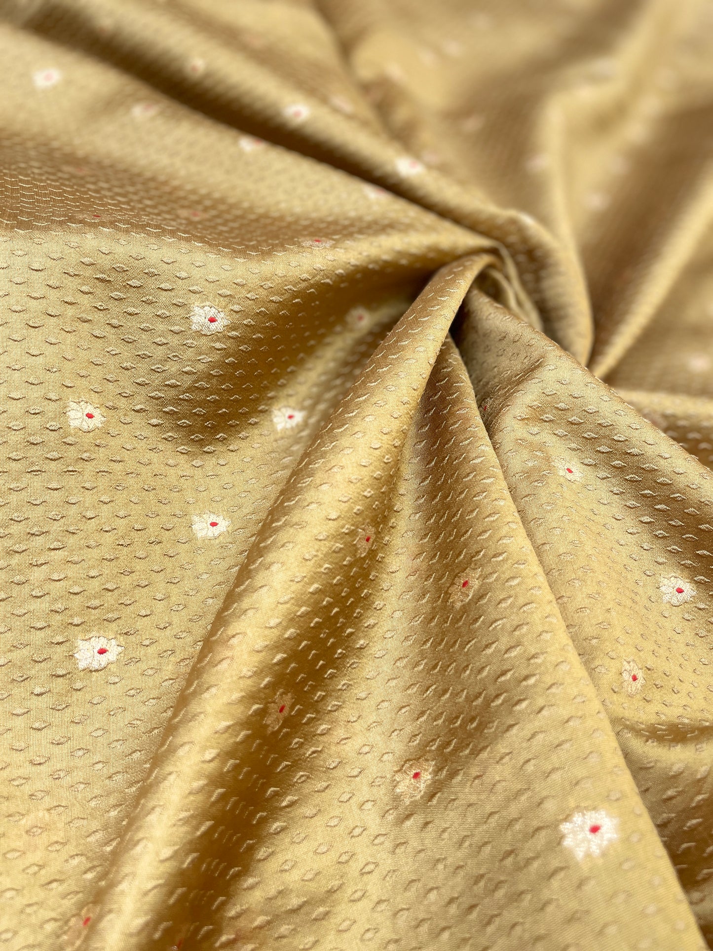 Top Notch Gorgeous Zari Butti Weaving On Pure Silk Fabric