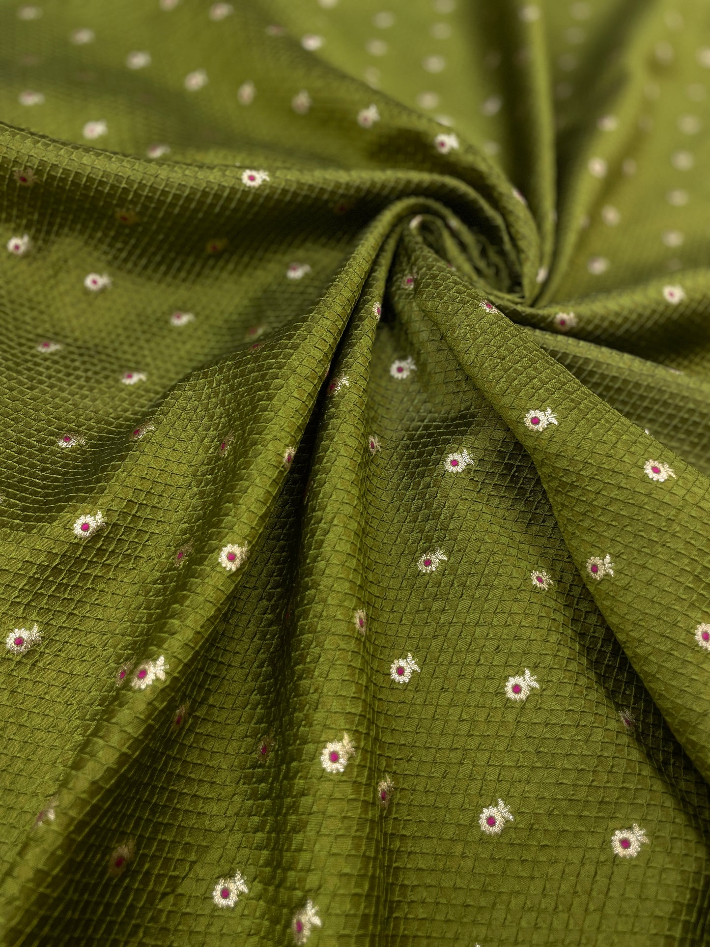 Top Notch Gorgeous Zari Butti Weaving On Pure Silk Fabric