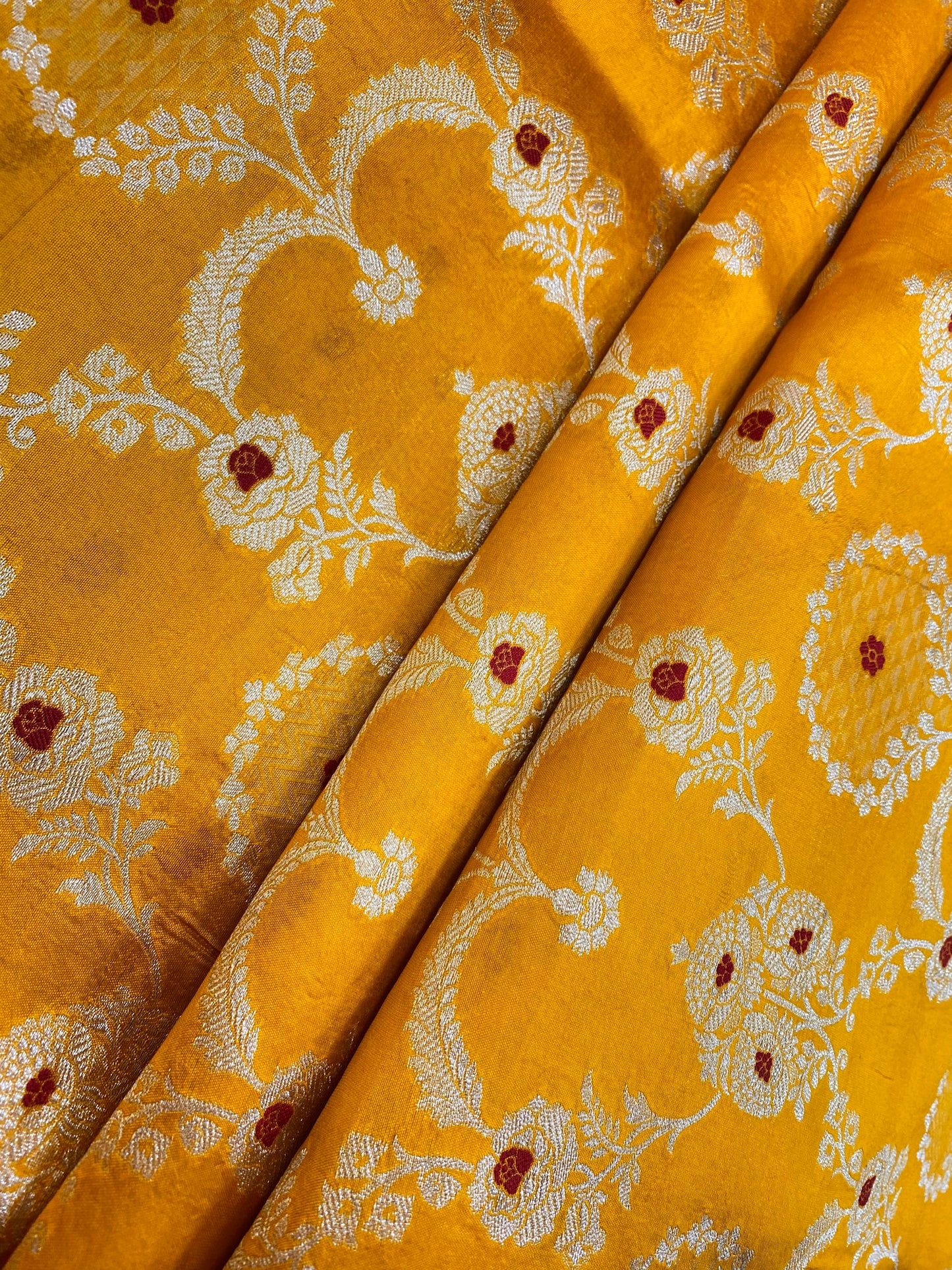 Pretty Classic Floral Zari Weaving On Pure Silk Fabric