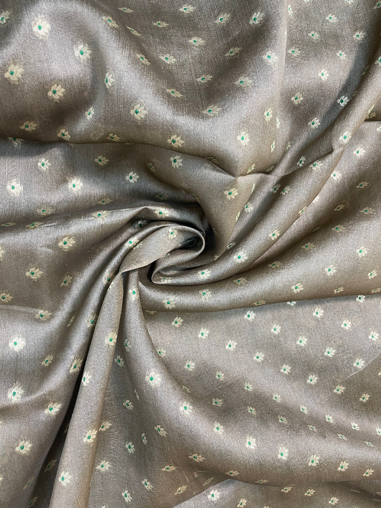 Glamourous Attractive Minakari Zari Weaving On Pure Silk Fabric