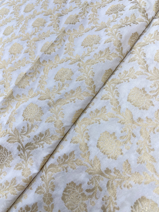 Exquisite Attractive All Over Floral Silk Jacquard Work With Zari Weaving On White Dyeable Banarasi Fabric