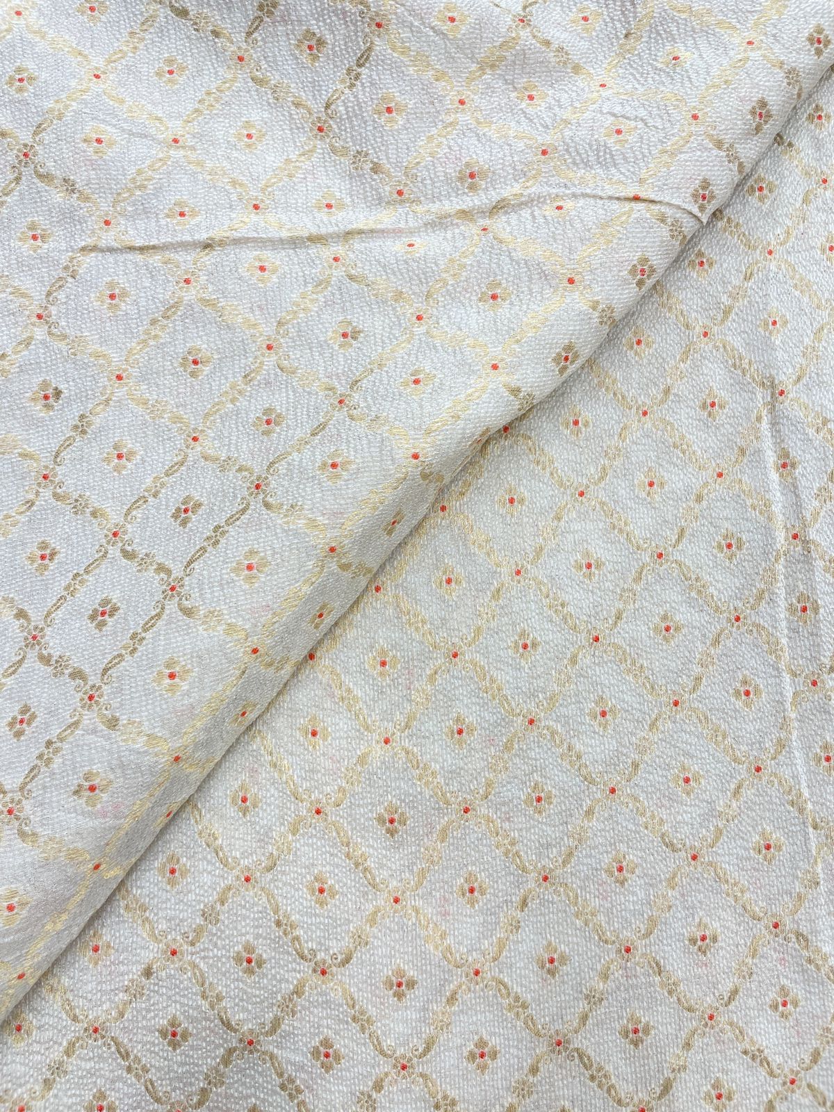 Pure Munga Silk Crush Fabric With Meenakari Butti