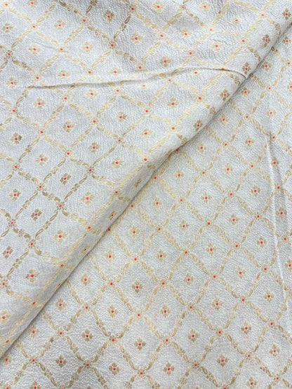 Pure Munga Silk Crush Fabric With Meenakari Butti