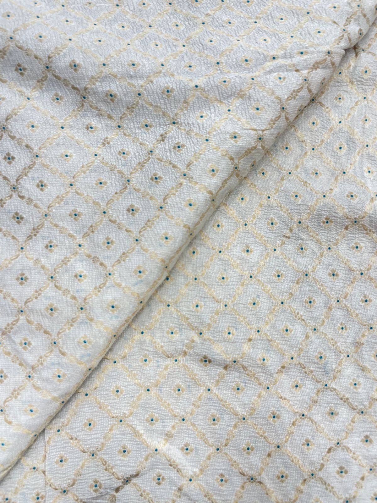 Pure Munga Silk Crush Fabric With Meenakari Butti