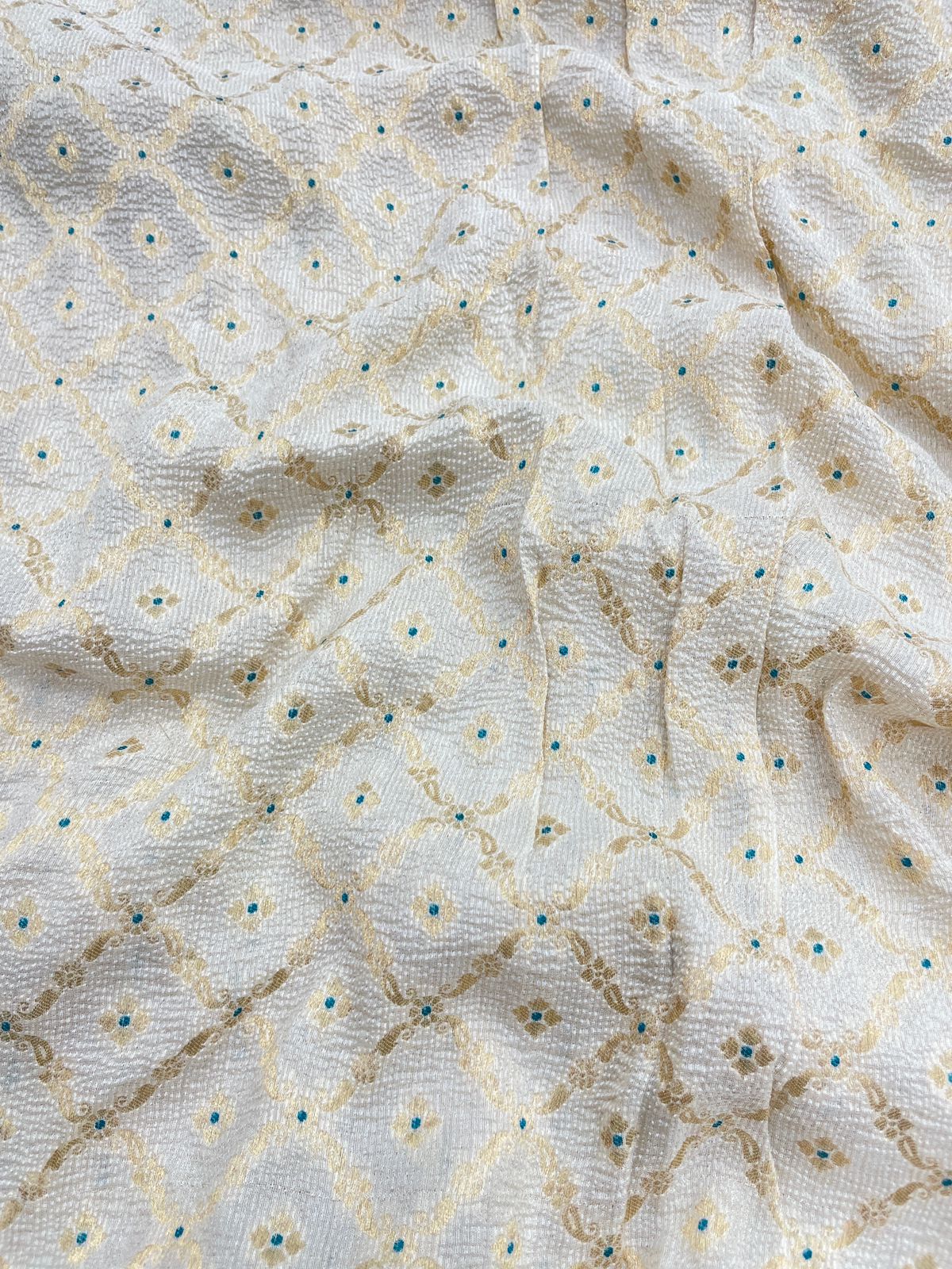 Pure Munga Silk Crush Fabric With Meenakari Butti