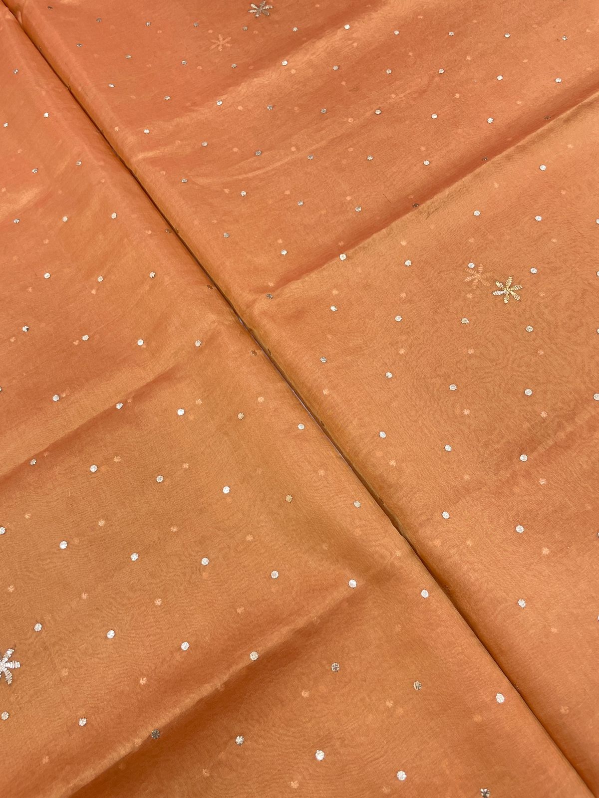 Pure Tissue With Hand Mukesh