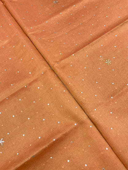 Pure Tissue With Hand Mukesh