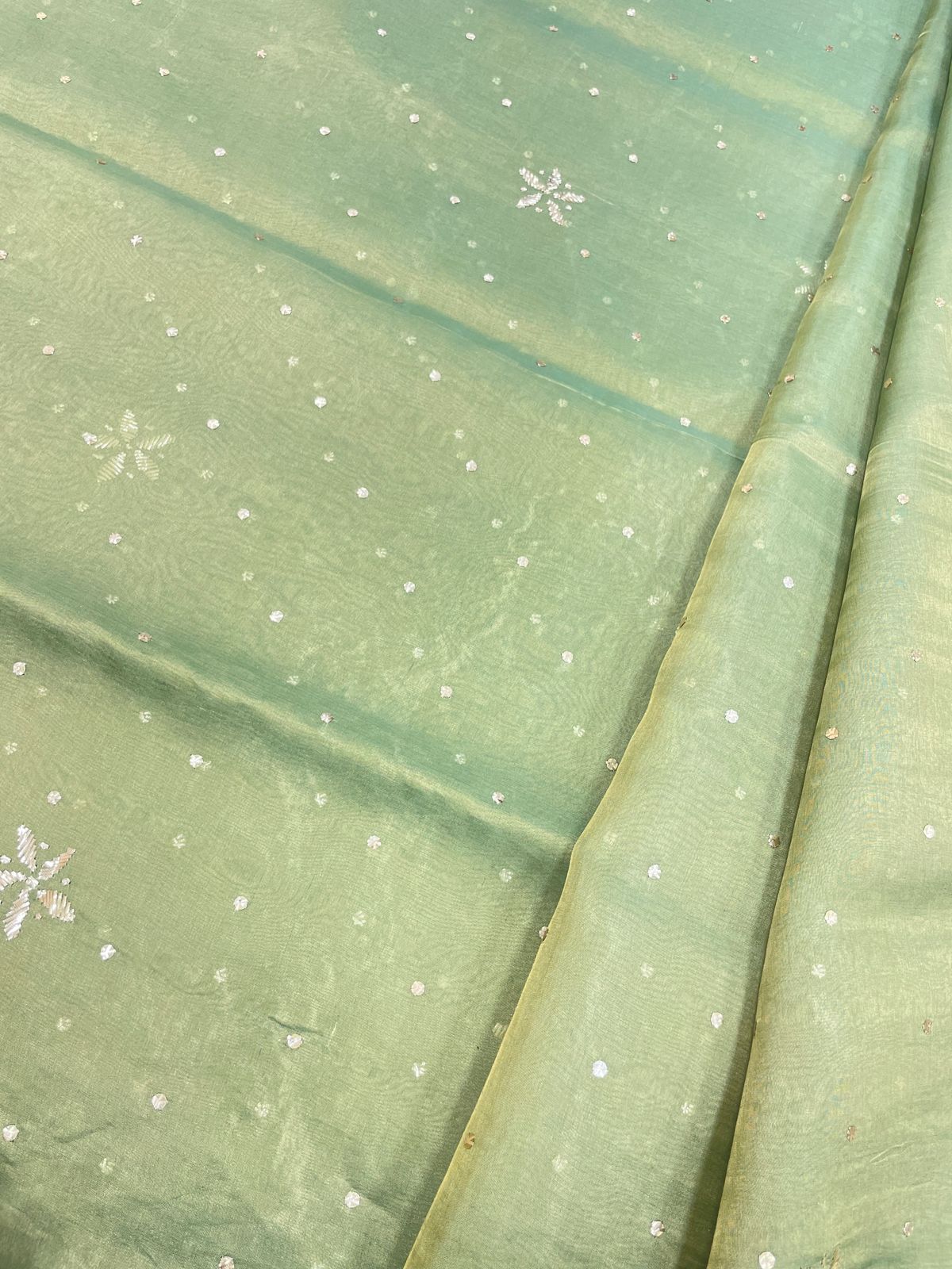 Pure Tissue With Hand Mukesh