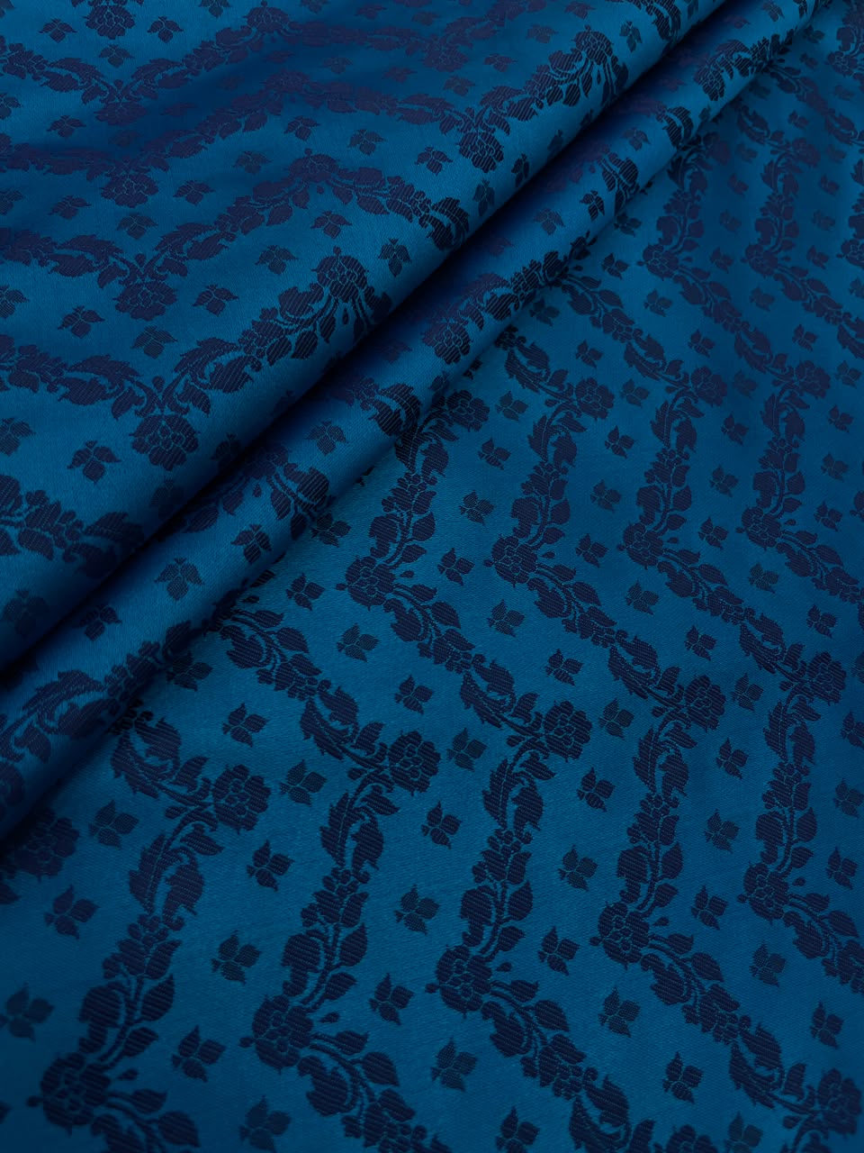 Banarasi Brocade (44"inch)