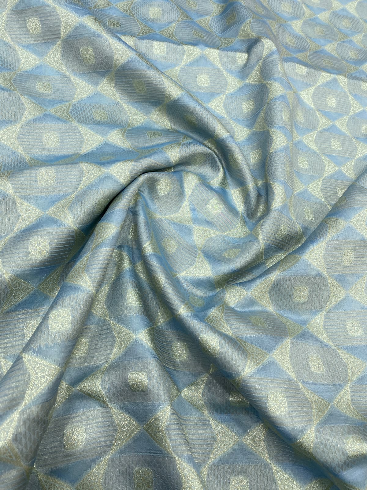 Pure TIssue Fancy Brocade (44"inch)