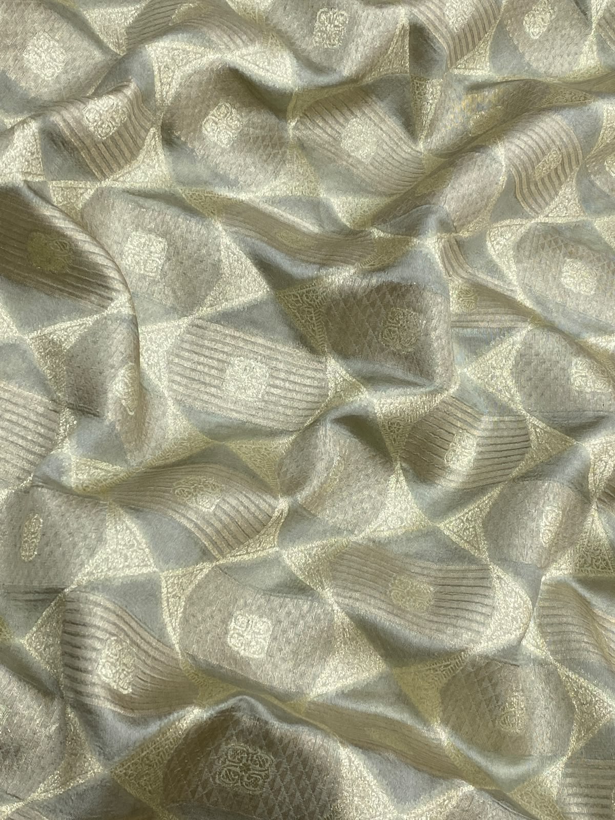 Pure TIssue Fancy Brocade (44"inch)