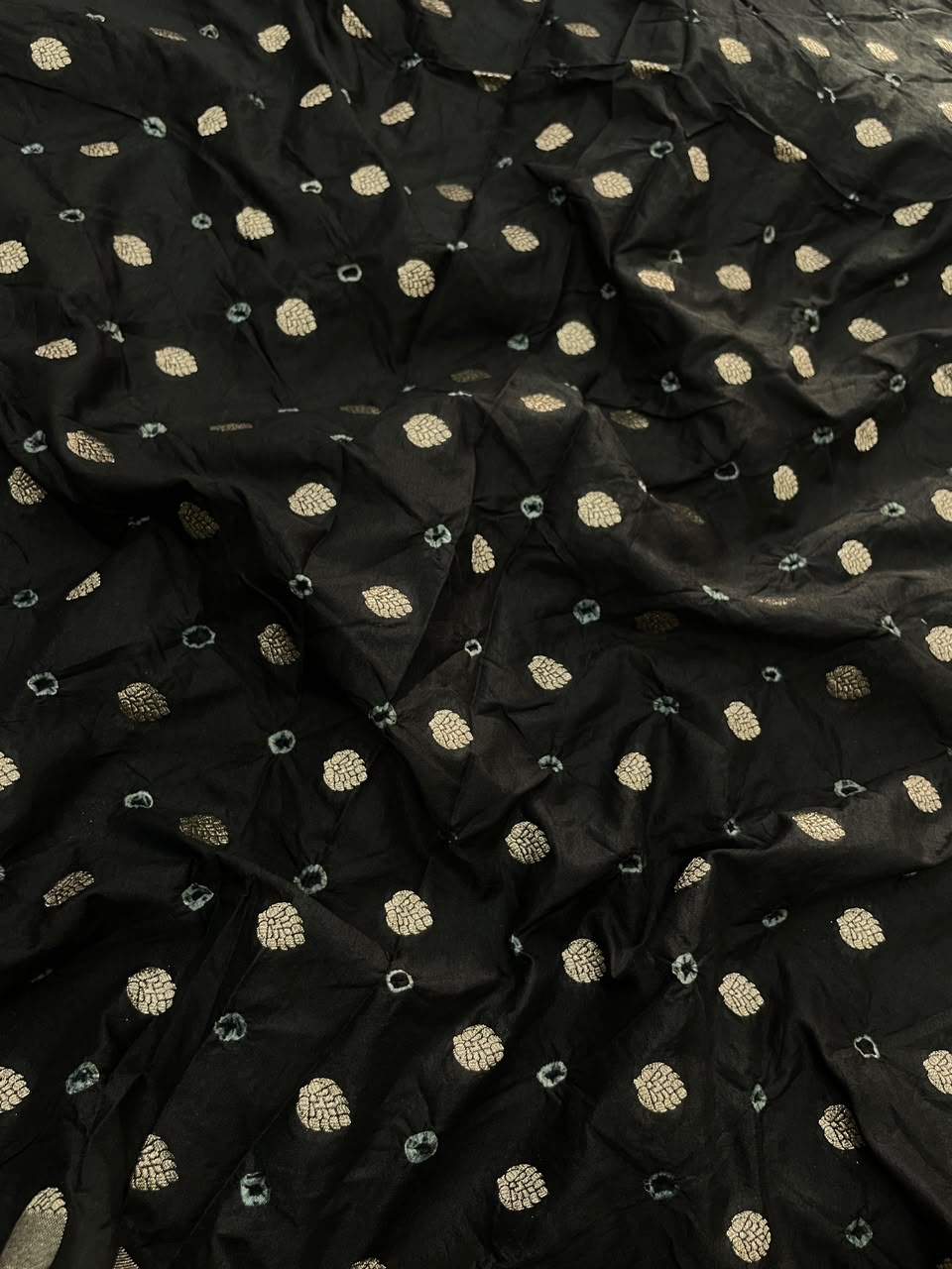 Banarasi Silk Zari Butti With Hand Bandhani(44'inch)