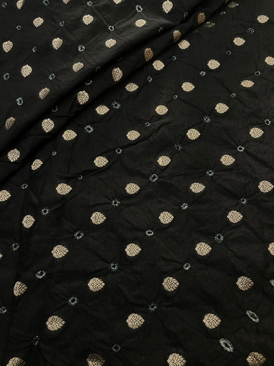 Banarasi Silk Zari Butti With Hand Bandhani(44'inch)