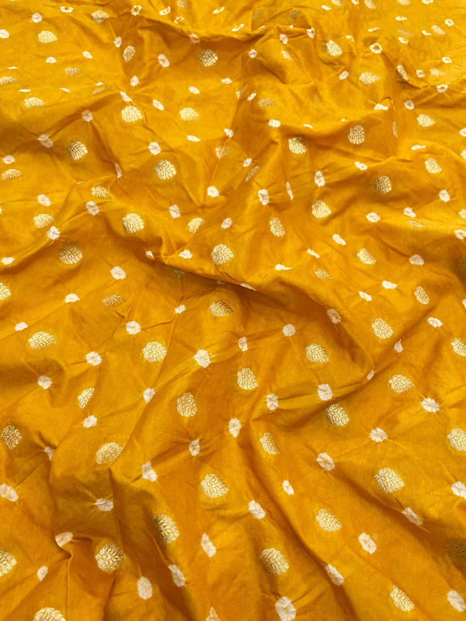 Banarasi Silk Zari Butti With Hand Bandhani(44'inch)