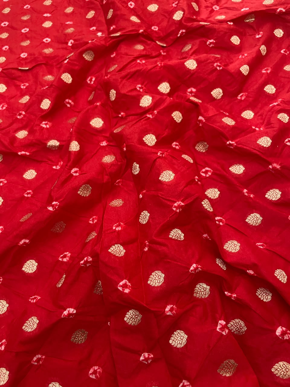 Banarasi Silk Zari Butti With Hand Bandhani(44'inch)
