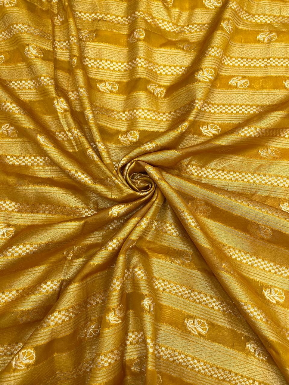 Banarasi Brocade (44'inch)